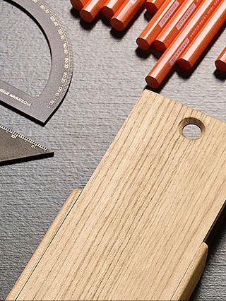 Dnes je 17. listopadu. Díky, že můžem. Podnikat. Navrhovat. Zlepšovat. Inspirovat. Vyrábět. —— Lokálně • 🇨🇿 Obchod a dílna...